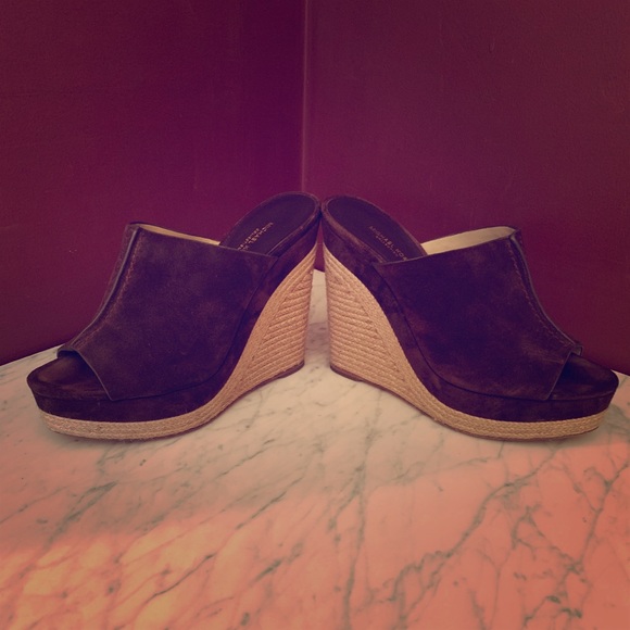 🎉HP🎉 Michael Kors Collection Charlize Wedges - Picture 1 of 5